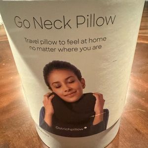 Ostrich Go Neck Pillow - gray/black